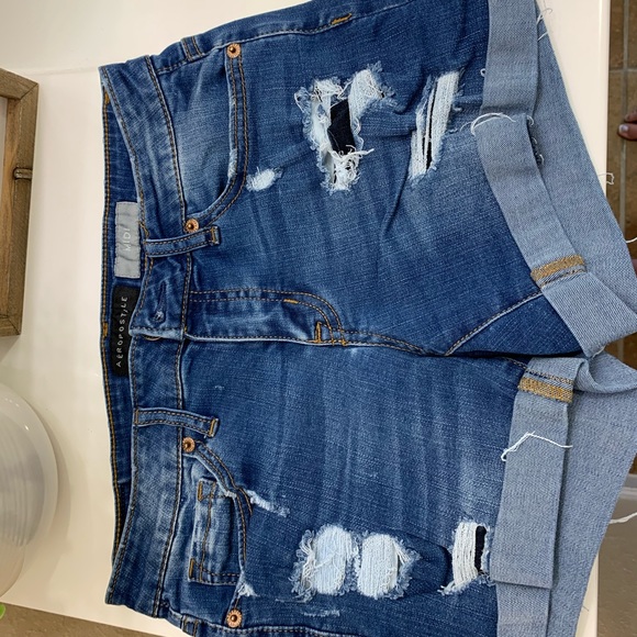 Aero Midi Shorts - Picture 1 of 2